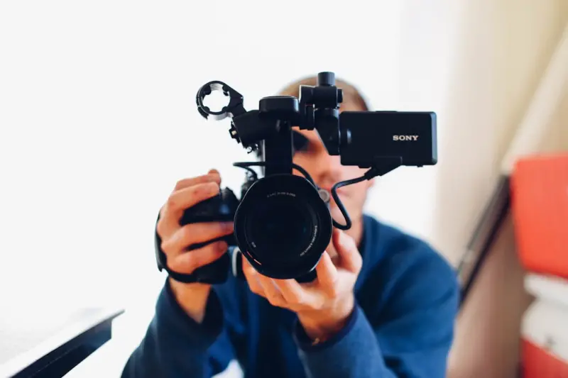 Turning Customer Video into Conversion Fuel: A New eCommerce Playbook Turning Customer Video into Conversion Fuel: A New eCommerce Playbook