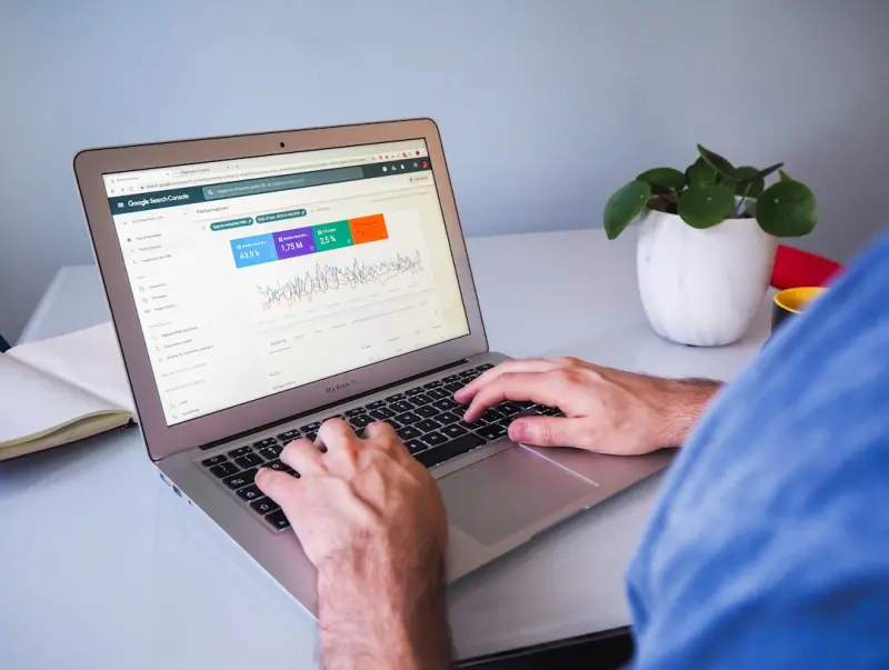 Cracking Google Discover for B2B SaaS: A Playbook Cracking Google Discover for B2B SaaS: A Playbook