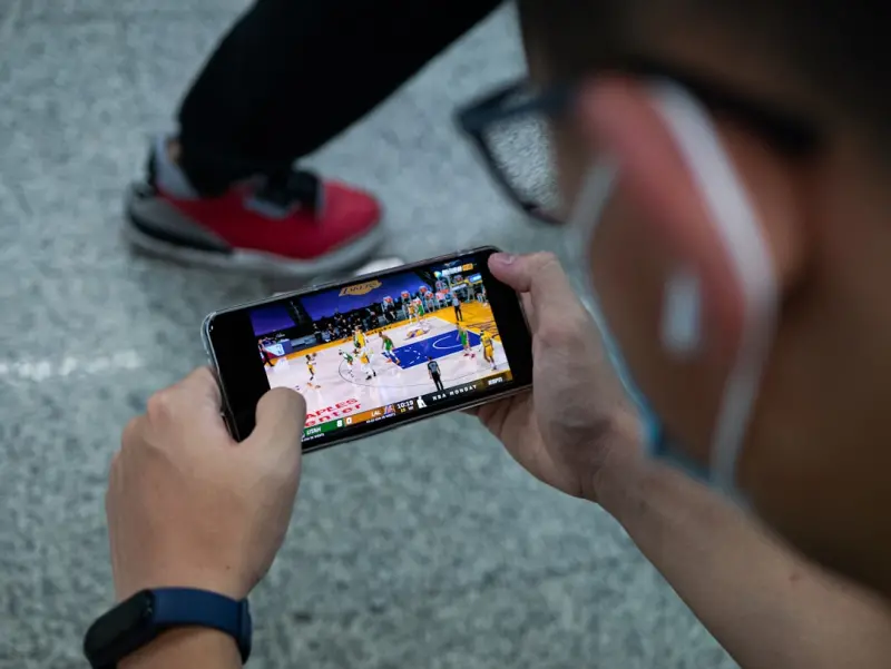 Mobile Micro‑Moments: A SaaS Playbook for Capturing the On‑The‑Go Buyer