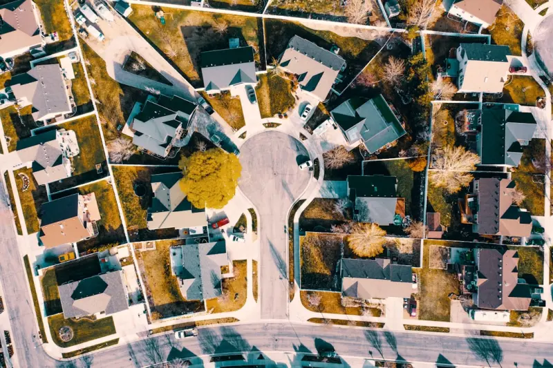 Hyperlocal Voice Search: Turning Neighborhood Conversations Into Foot Traffic