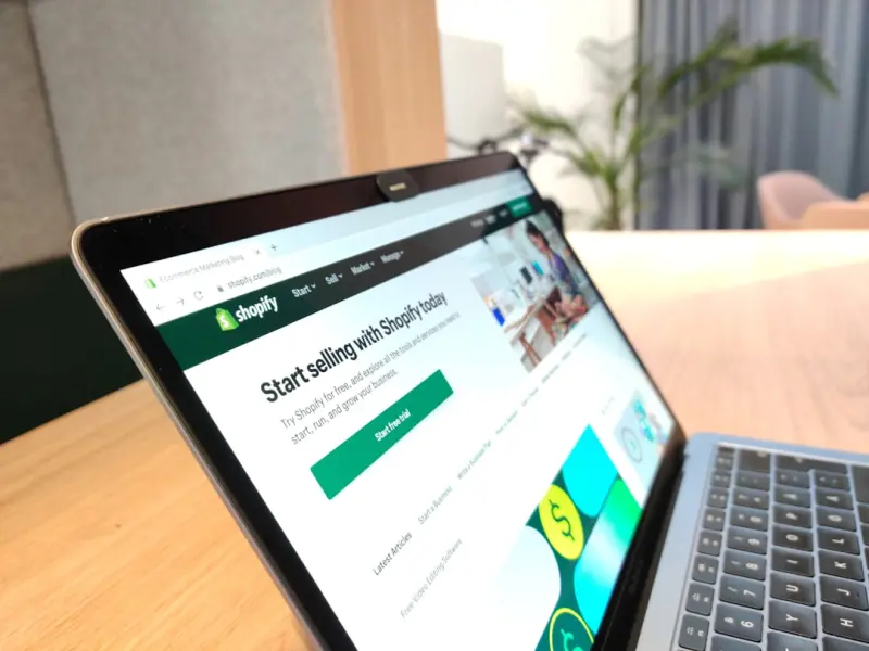 Beyond the Cart: How Augmented Reality Is Redefining eCommerce Marketing